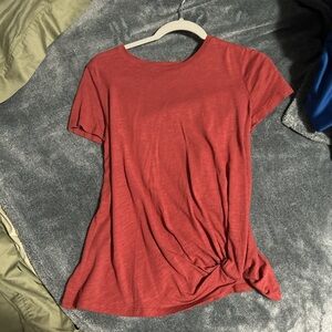 Maurices Red Short Sleeve Knot Hem Tee